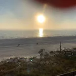Eb\'S Place On The Beach